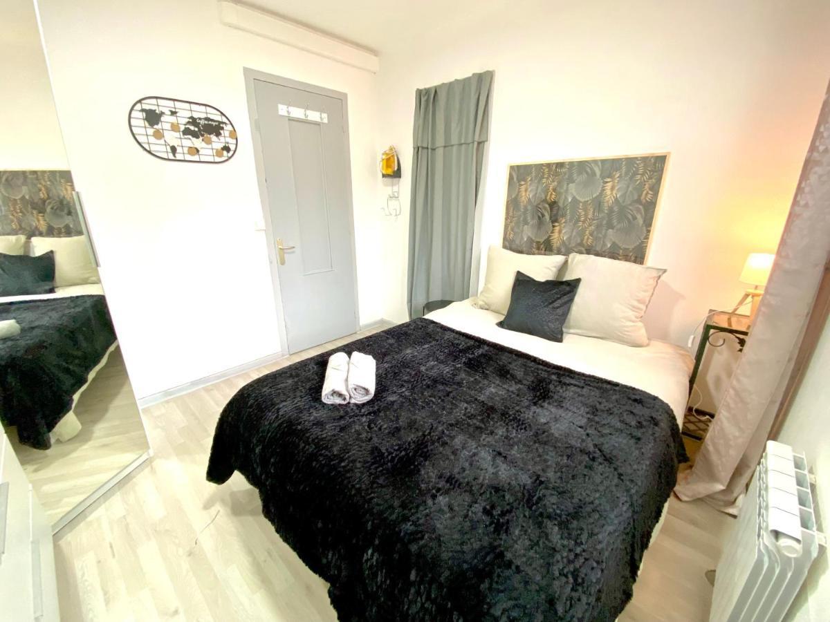 Le Cafe Charmant, Dans Immeuble Avec Parking Barriere, Balcon Apartment *