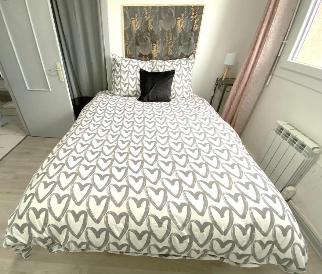 Apartment Le Cafe Charmant, Dans Immeuble Avec Parking Barriere, Balcon L'Arbresle